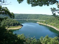 Landschaft_im_Nationalprak_Eifel-Ausblick_Hohenbach_kl.JPG