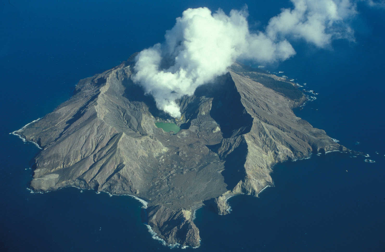 Neuseeland Nordseeinsel Blick auf White Island