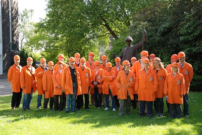 Stahlexkursion am 2.6.2010: Vor dem Eisenhüttenmann bei HKM